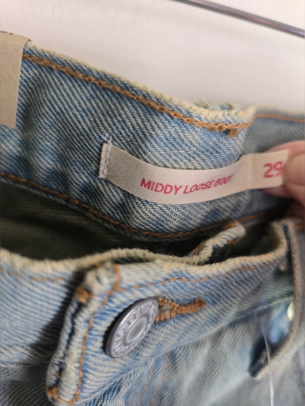 NWT! Levi's, Middy Loose Bootcut Jeans, Que Pas Que Pasa, 29 ×31, MSRP $75 - Picture 7 of 9